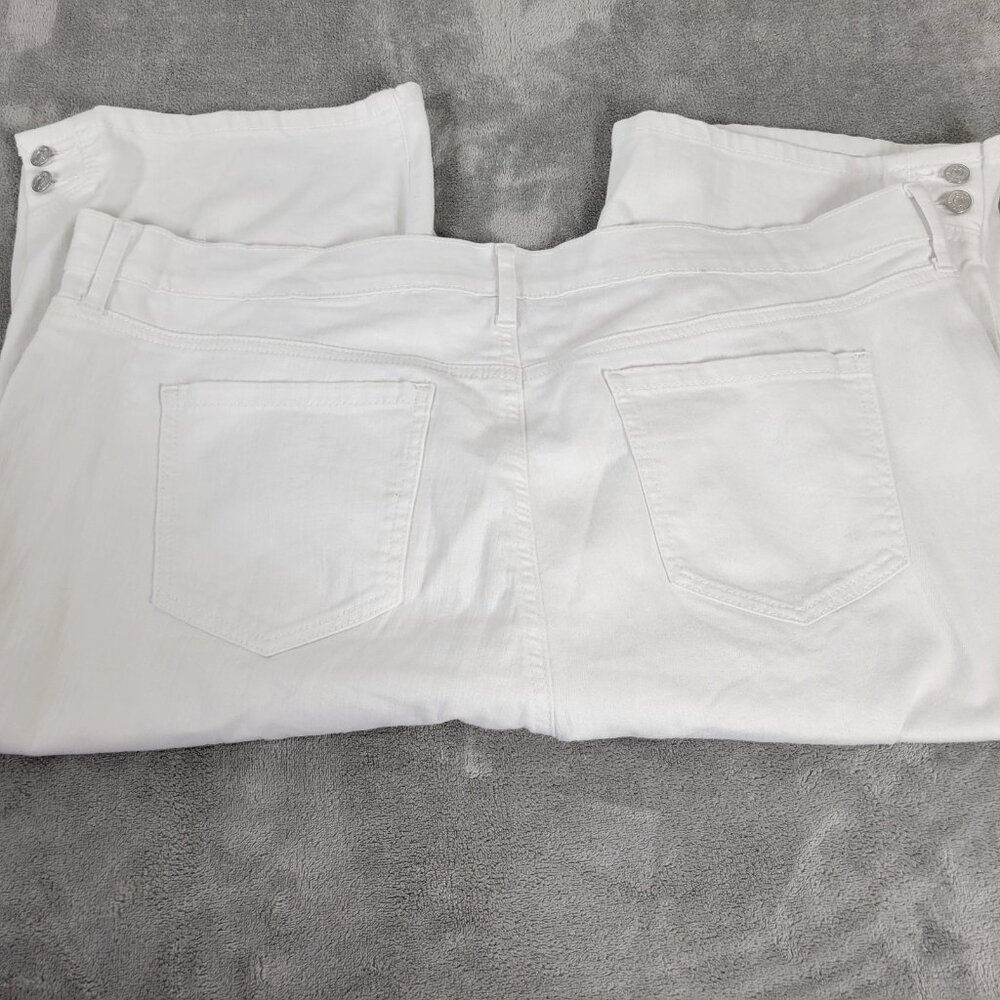 Gloria Vanderbilt Women's Plus 18 White Skimmer Capri Shorts Slimming CAP45E - Picture 6 of 9